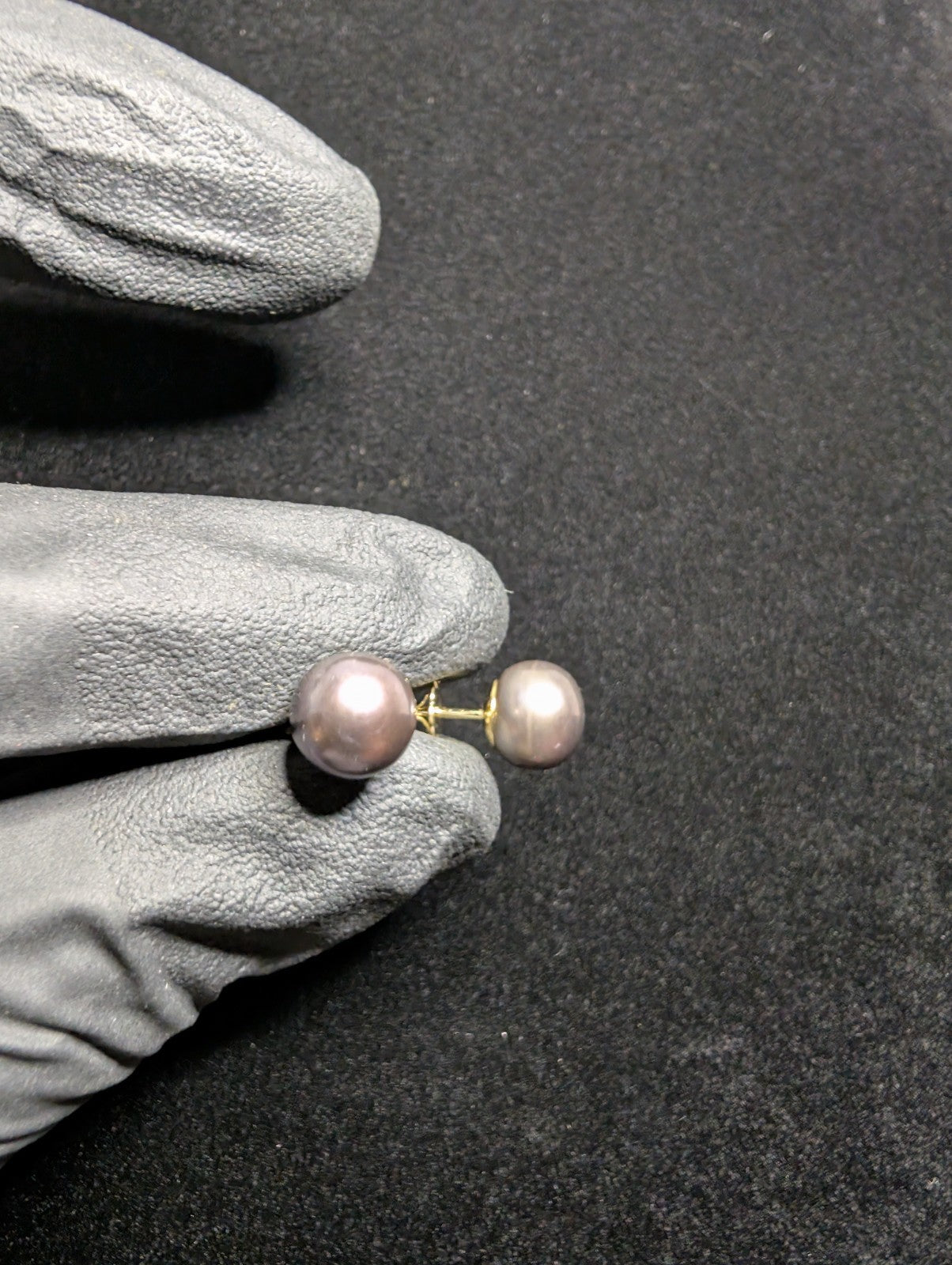Vintage Solid 14K Gold Round 8.1mm Genuine Tahitian Pearl Stud Earrings