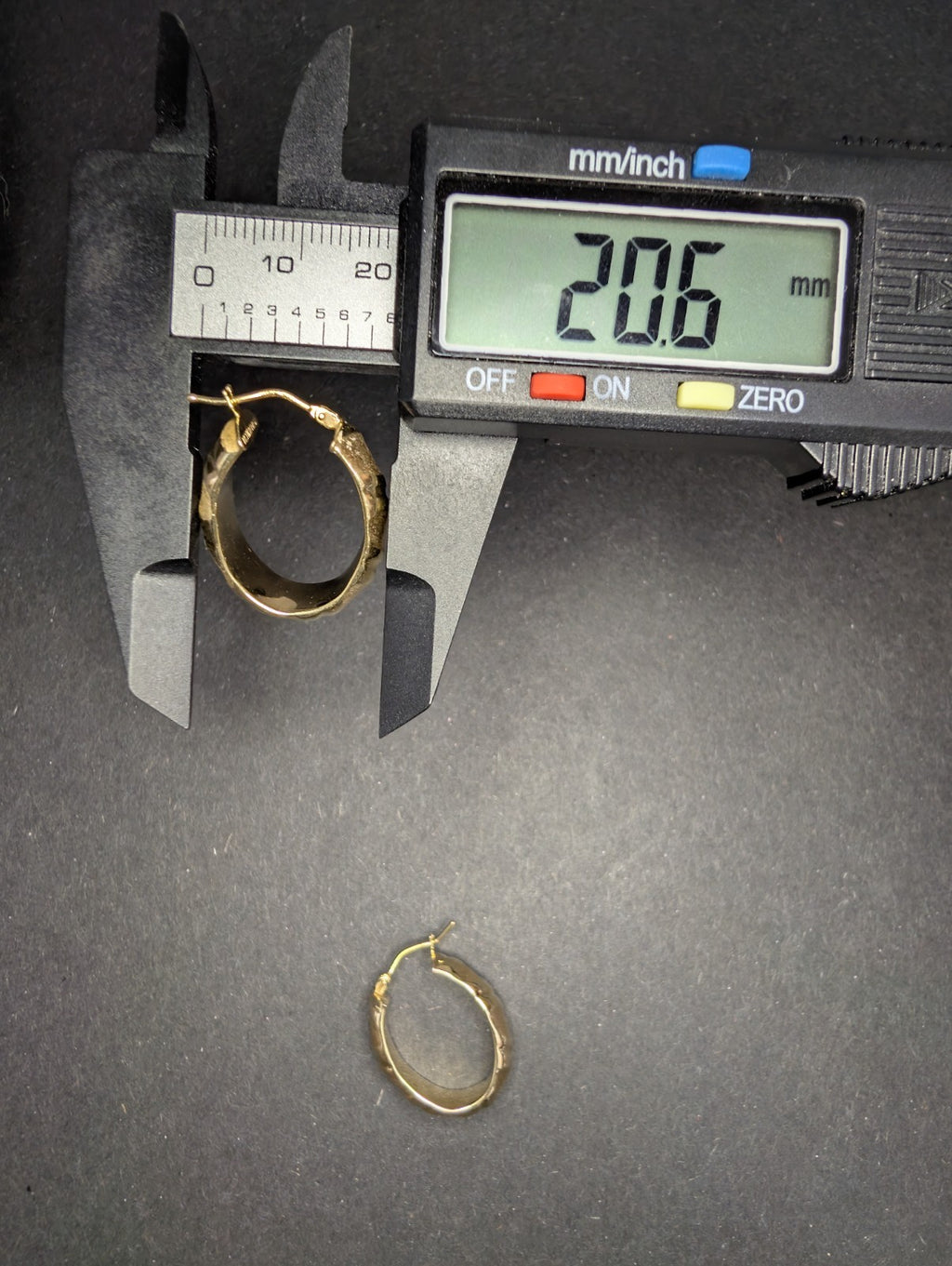 Vintage Milor Italian 14k Yellow Gold Brushed and High Polished Hoop Earrings
