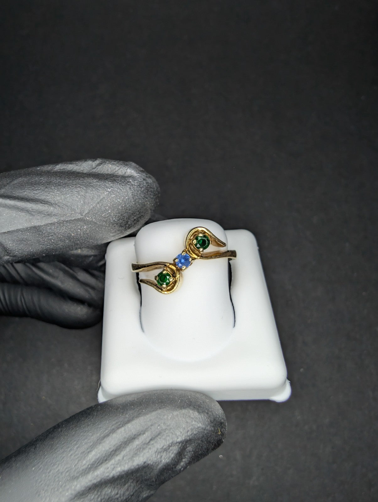 Solid 10k Yellow Gold Round Cut Blue and Green Gem Ring Size 8